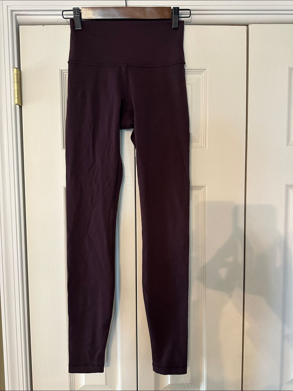 High-Waist women’s Leggings in Deep Plum